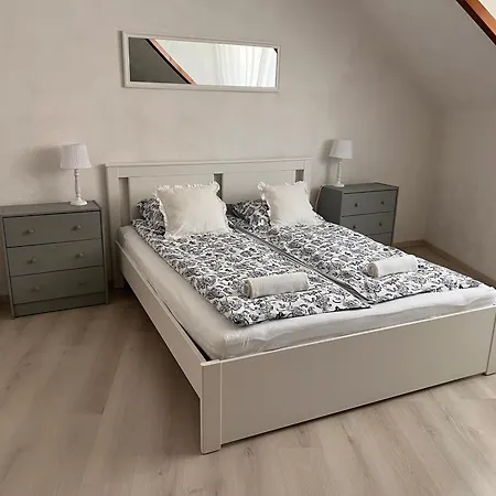 Pacsirta Grand Guest house *