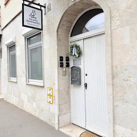 Pacsirta Grand Guest house *
