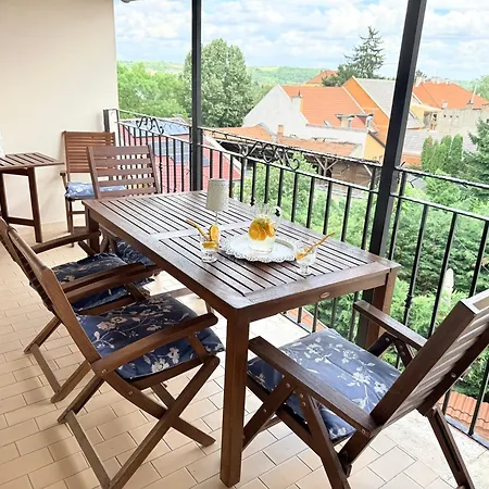 Pacsirta Grand * Eger